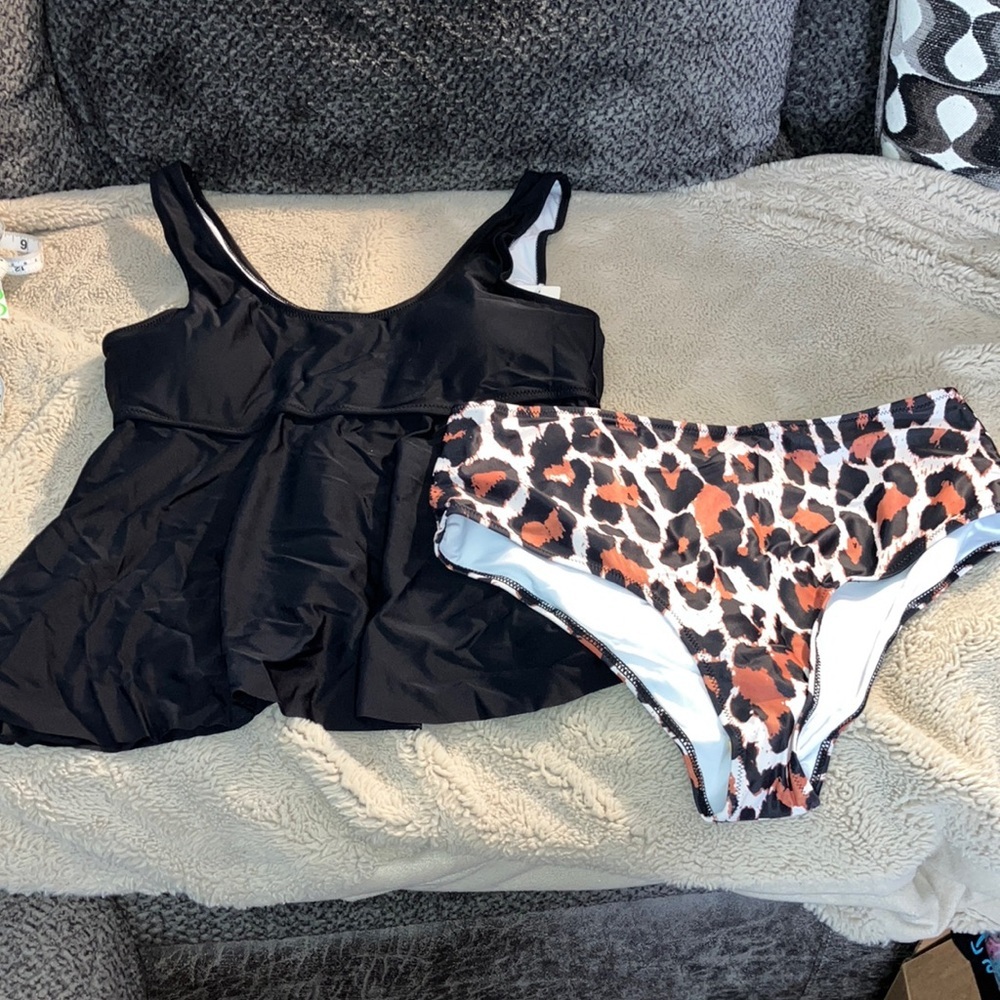 NWT Beachsissi Ruffle Hem Tankini Set, XL